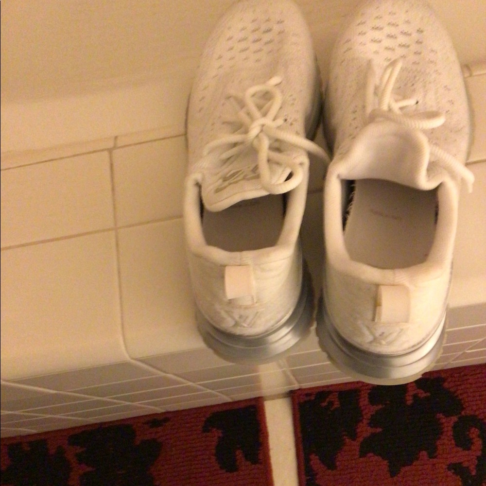 Tennis shoes for man.